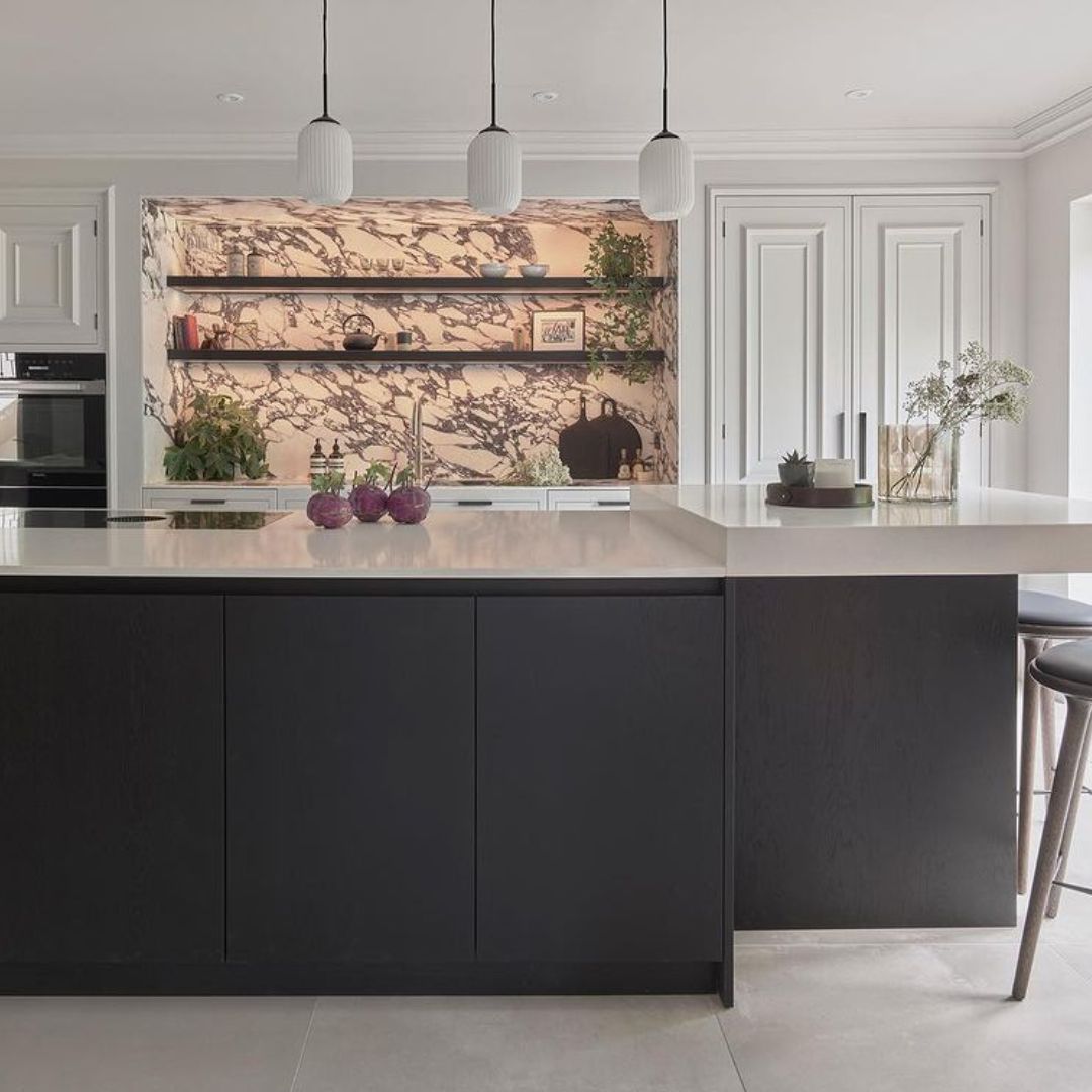 Black and white kitchen with variegated wall